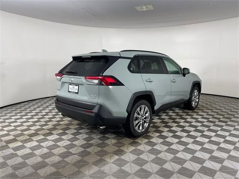 Used 2019 Toyota RAV4 XLE Premium image 25