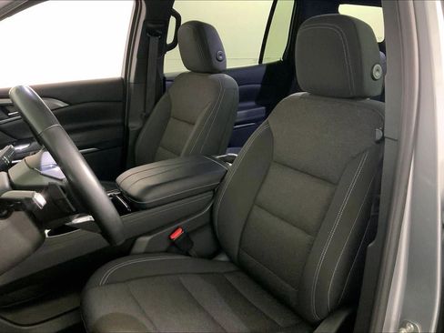 Used 2024 Chevrolet Traverse LT image 22