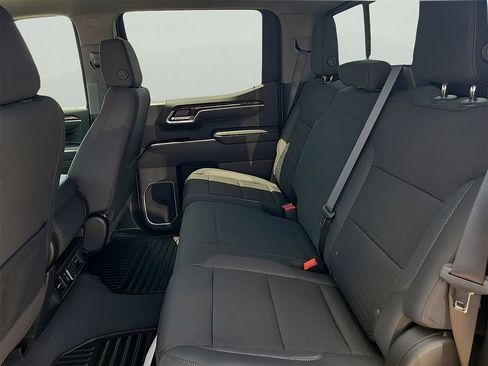 New 2026 GMC Sierra 1500 SLE w/ Preferred Package RWD image 13