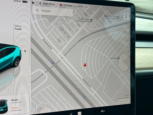 Used 2022 Tesla Model Y Long Range image 25