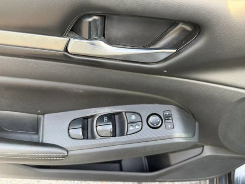 Used 2022 Nissan Altima 2.5 SV FWD image 15