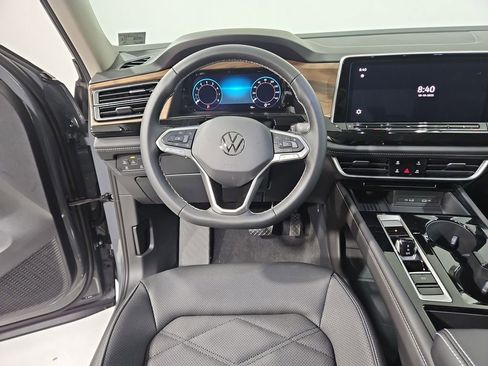 New 2026 Volkswagen Atlas SE image 13