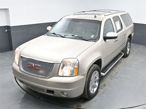 Used 2013 GMC Yukon XL Denali image 39