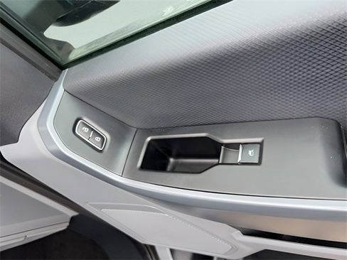 Used 2023 Ford F150 XLT image 8