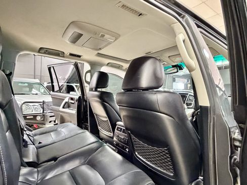 Used 2014 Toyota Land Cruiser image 27