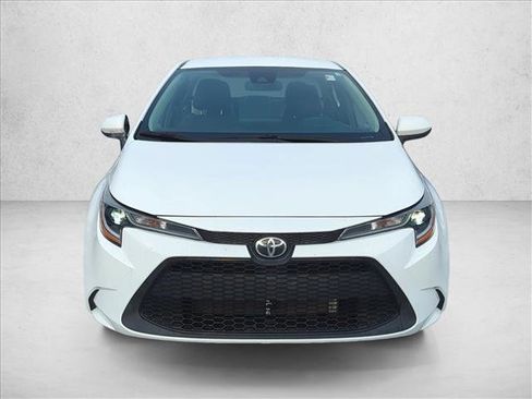 Used 2022 Toyota Corolla L image 2