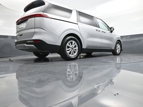 Certified 2023 Kia Carnival LX image 31