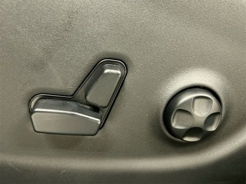 Used 2019 Jeep Cherokee High Altitude image 10