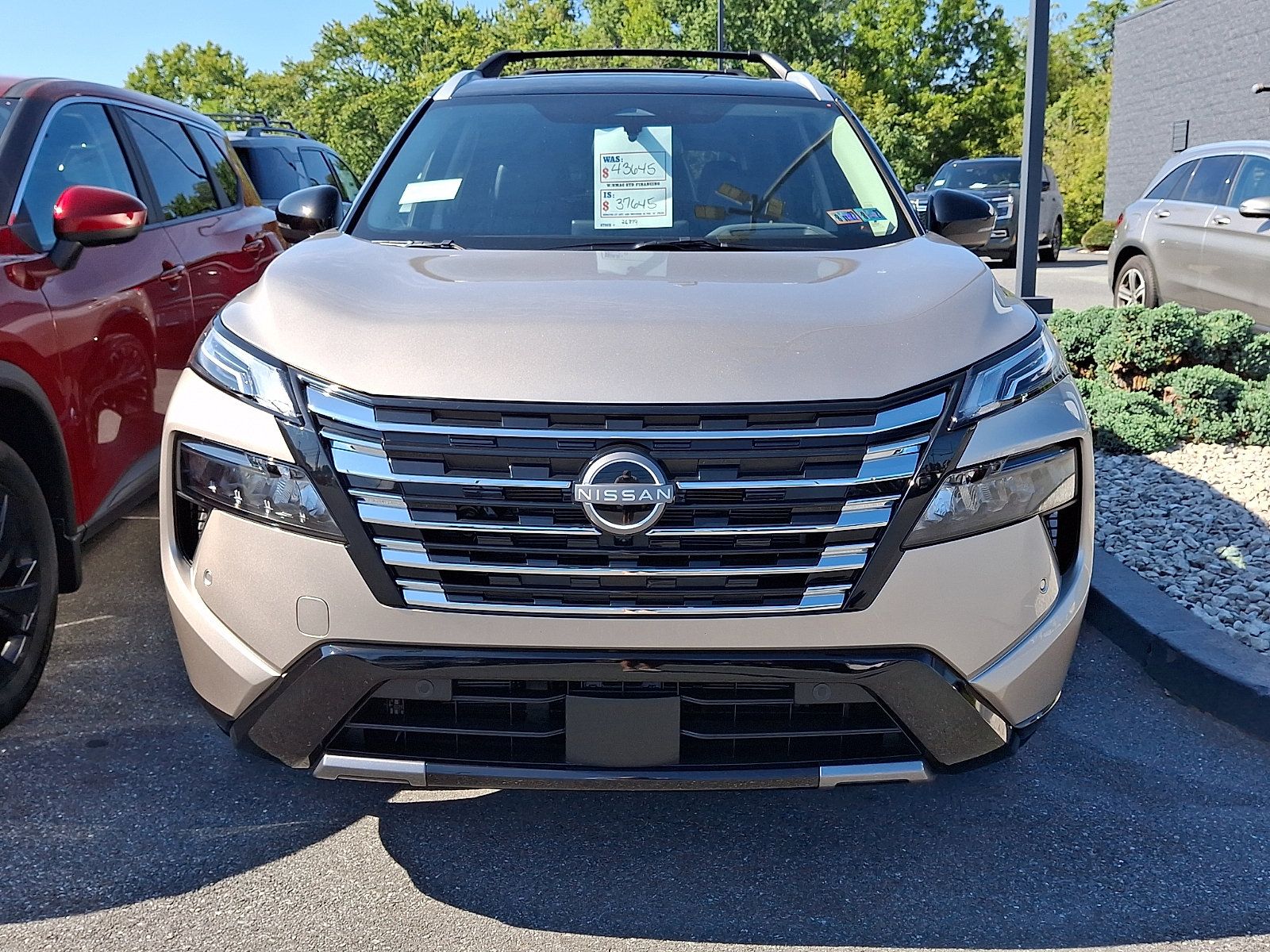 New 2026 Nissan Rogue Platinum w/ Platinum Premium Package AWD/4WD image 2
