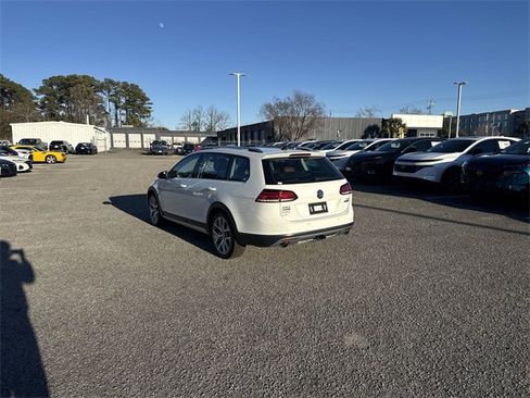 Used 2018 Volkswagen Golf Alltrack SEL image 7