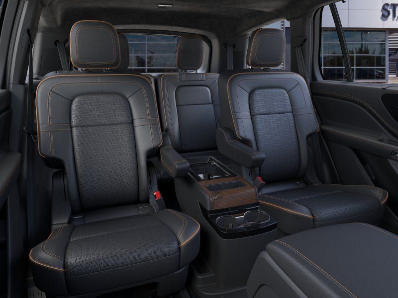 Used 2026 Lincoln Aviator Black Label AWD/4WD image 11