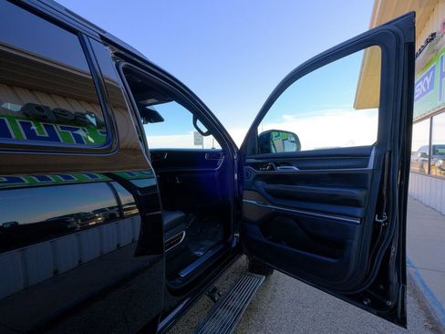 Used 2023 Jeep Grand Wagoneer L Series III w/ Rear Seat Video Group 1 image 15