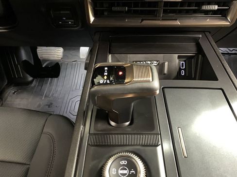 Used 2025 GMC Hummer EV 3X w/ LPO, Illumination Package image 26