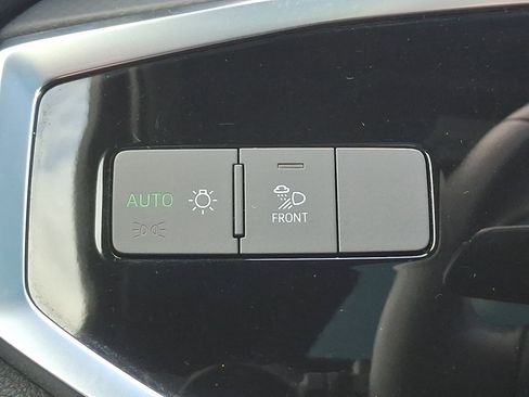 Used 2023 Audi Q3 2.0T Premium w/ 19" Wheel Package AWD/4WD image 23