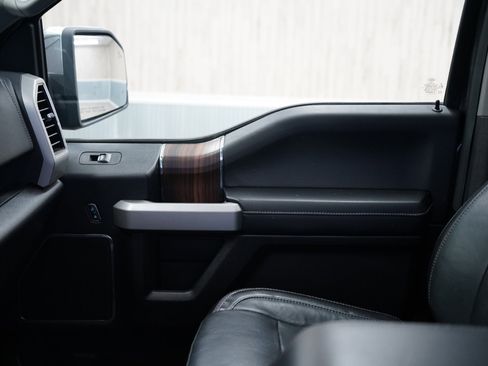 Used 2017 Ford F150 Lariat w/ Equipment Group 502A Luxury image 28