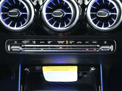 New 2025 Mercedes-Benz GLA 250 4MATIC image 19