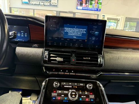 Used 2024 Lincoln Navigator L Reserve AWD/4WD image 17
