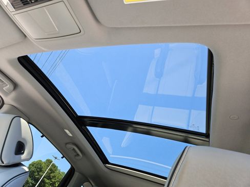 Used 2024 Acura MDX SH-AWD w/ Advance Package image 10