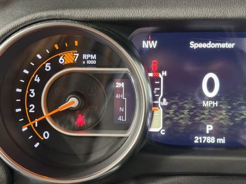 Used 2023 Jeep Wrangler Unlimited Sahara w/ Cold Weather Group AWD/4WD image 13