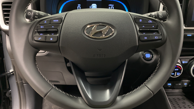 New 2026 Hyundai Venue SEL FWD image 16