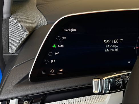 New 2026 Cadillac Optiq Luxury 1 image 20