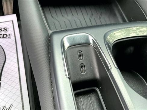 Certified 2024 Chevrolet Equinox EV RS FWD image 31
