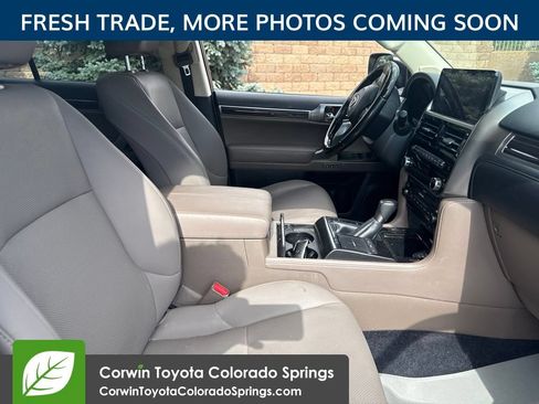Used 2022 Lexus GX 460 Premium w/ Premium Package AWD/4WD image 9