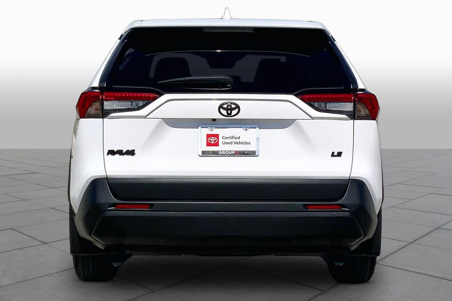 Used 2023 Toyota RAV4 LE FWD image 5