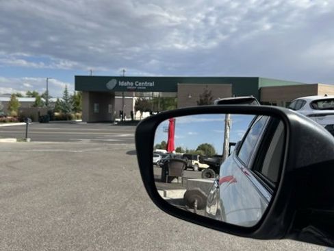 Used 2023 Nissan Murano SV image 35