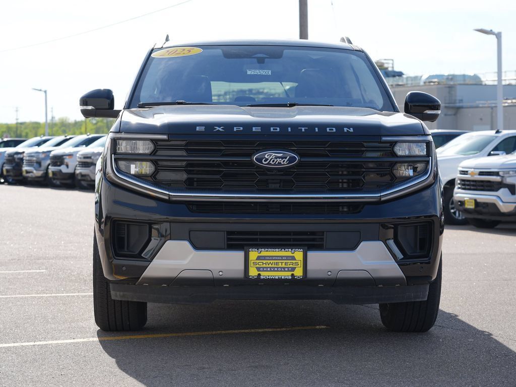 Used 2025 Ford Expedition Platinum AWD/4WD image 8