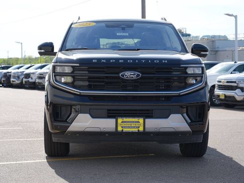 Used 2025 Ford Expedition Platinum AWD/4WD image 8