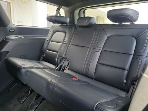 Used 2024 Lincoln Navigator L Reserve AWD/4WD image 29