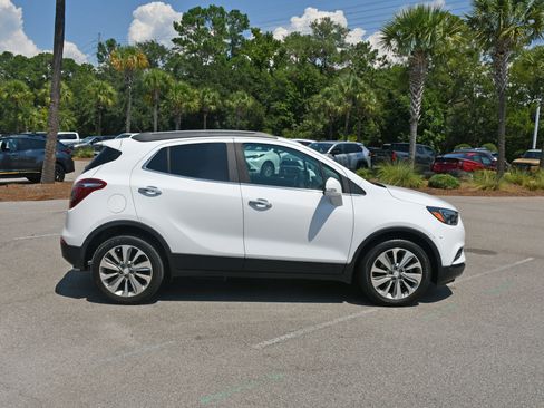 Used 2019 Buick Encore Preferred FWD image 2