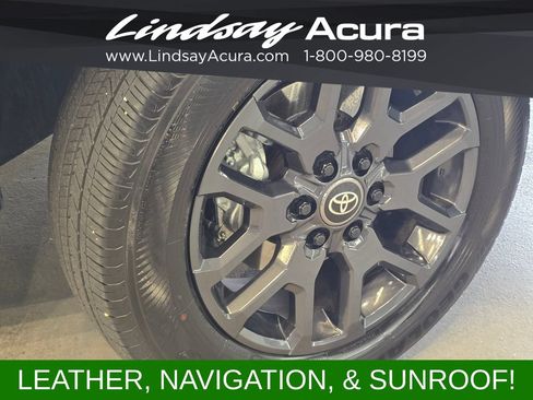 Used 2025 Toyota Sequoia Platinum AWD/4WD image 25