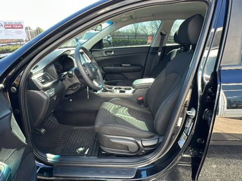 Used 2020 Kia Optima LX image 12