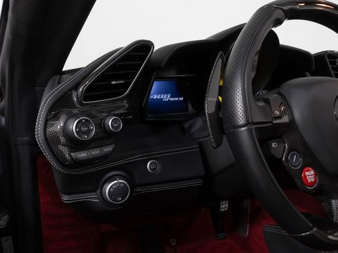 Used 2018 Ferrari 488 Spider image 38