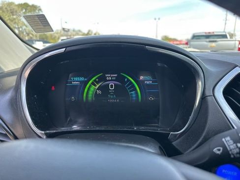 Used 2017 Chevrolet Volt Premier w/ Driver Confidence II Package image 18