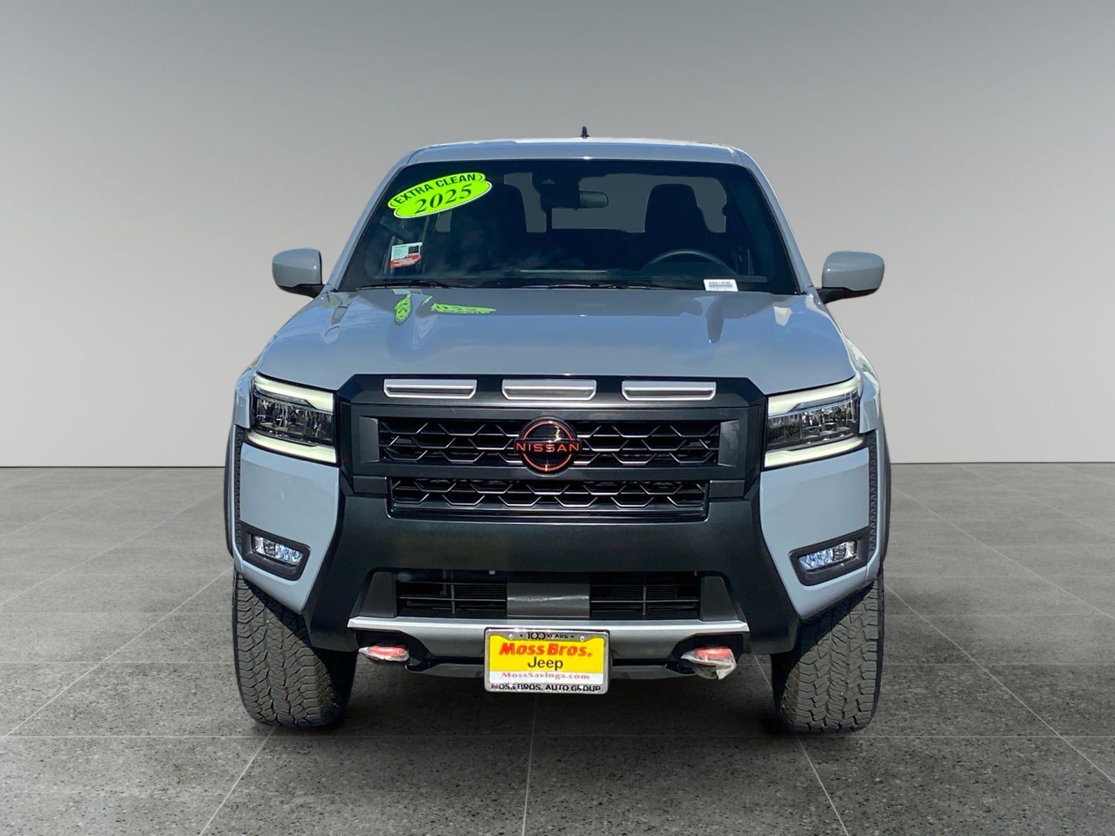 Used 2025 Nissan Frontier PRO-4X AWD/4WD image 8