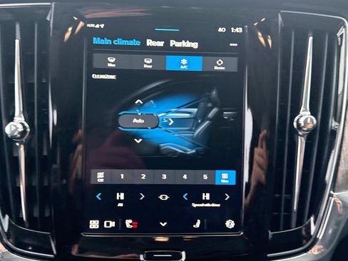 Certified 2024 Volvo V90 B6 Cross Country Plus image 22