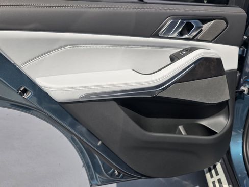 New 2026 BMW X5 xDrive50e image 10