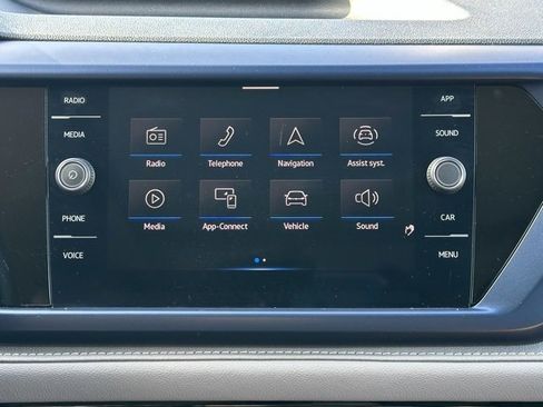 Used 2024 Volkswagen Taos SE image 26
