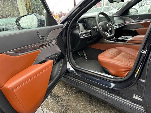 Used 2023 BMW 760i xDrive image 20