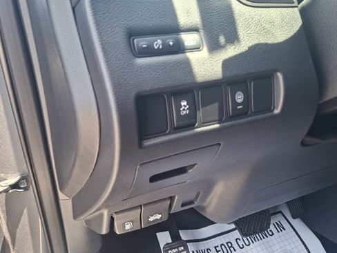 Used 2022 Nissan Murano SV FWD image 10