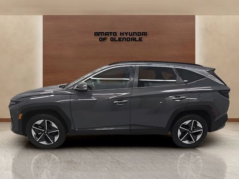 Certified 2025 Hyundai Tucson SEL AWD/4WD image 2