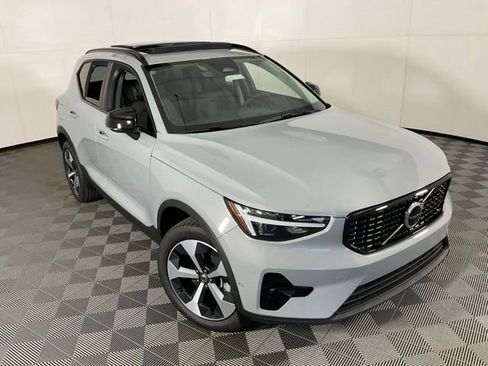 New 2026 Volvo XC40 B5 Plus w/ Protection Package Premier image 47