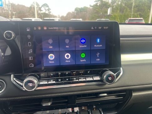 Used 2024 Chevrolet Colorado LT w/ LT Convenience Package III image 10