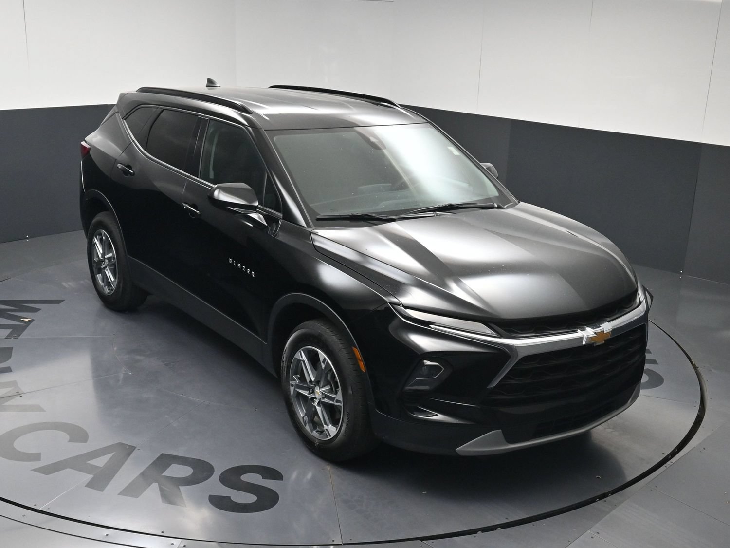 Used 2025 Chevrolet Blazer LT w/ Convenience Package FWD image 32
