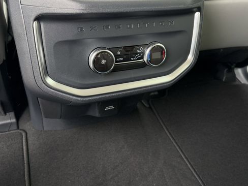 New 2026 Ford Expedition Active image 49