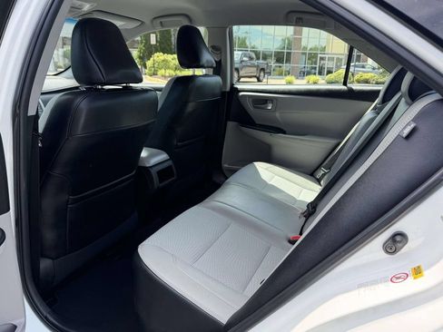 Used 2016 Toyota Camry SE FWD image 14