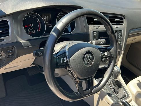 Used 2017 Volkswagen Golf SE FWD image 10